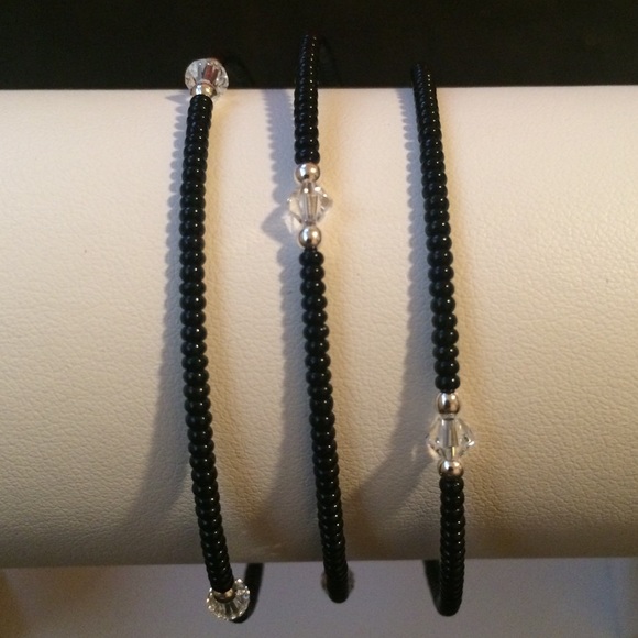 Jewelry - Swarovski Memory Wire Bracelet